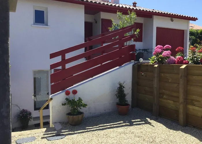 T1 Bis Charmant A Bidart, 2 Pers, 900M Plage, Terrasse Et Spa, Quartier Calme - Fr-1-495-137